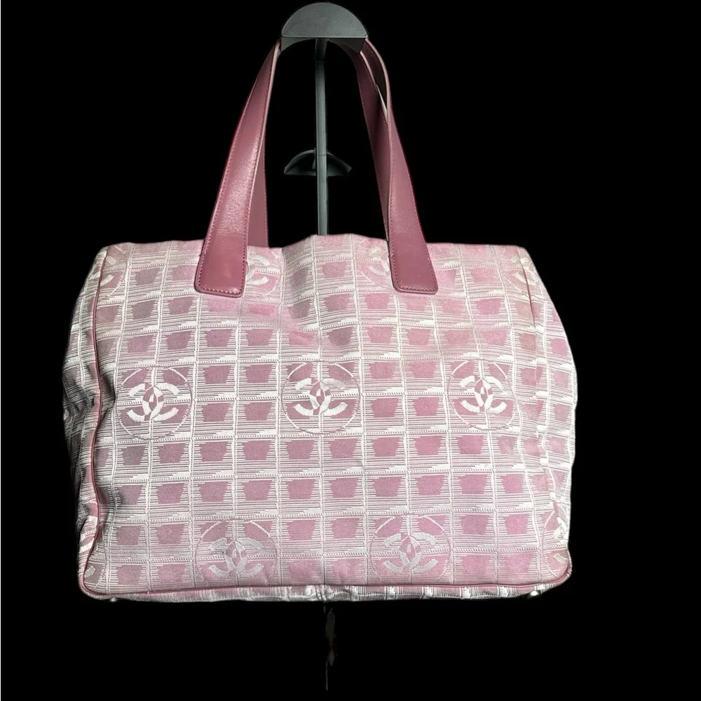 Chanel vintage travel line tote in pink and white
